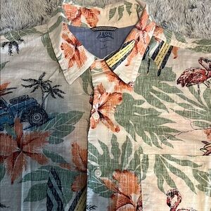 IZOD Saltwater Floral and Flamingo Print Button-Up Shirt Size Large